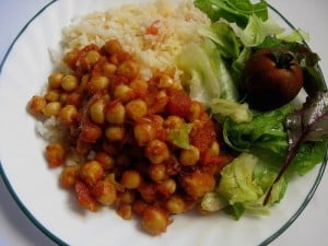 Chickpeas Stewed in Tomato Sauce