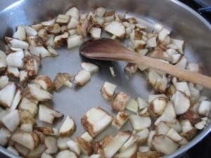 cooking Jerusalem artichoke with garlic and lemon juice
